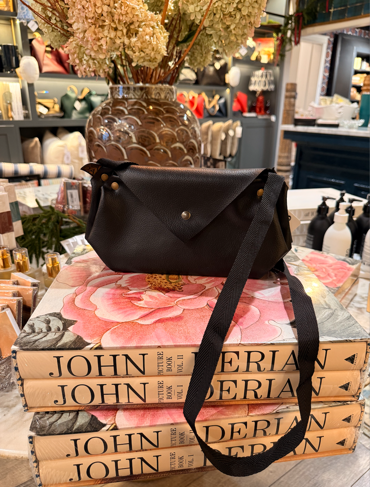 NADA Vegan Tulip Handbag